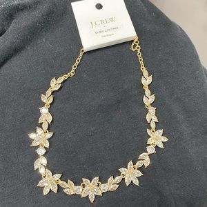 ✨🆕J. Crew Factory Leaf Statement Necklace✨